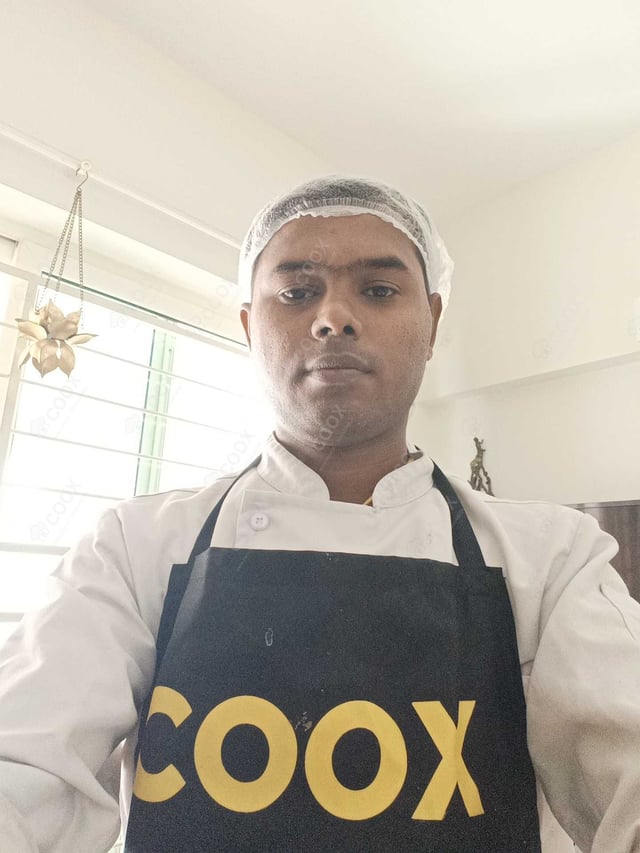 Chef from COOX at bookings. Professional cooks chefs at home