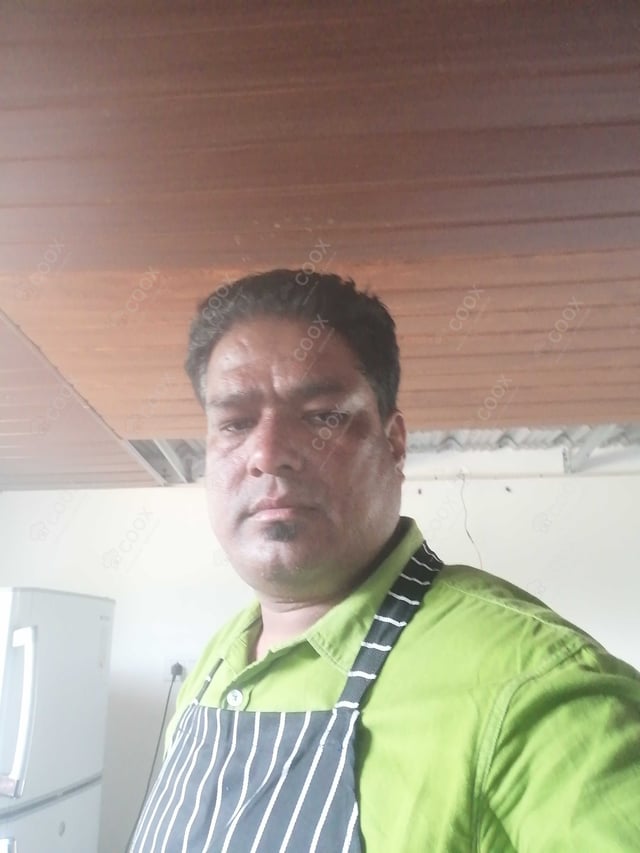 Chef from COOX at bookings. Professional cooks chefs at home