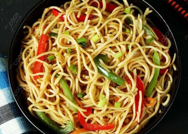 Delicious Veg Hakka Noodles prepared by COOX