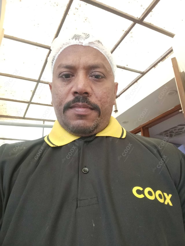 Chef from COOX at bookings. Professional cooks chefs at home