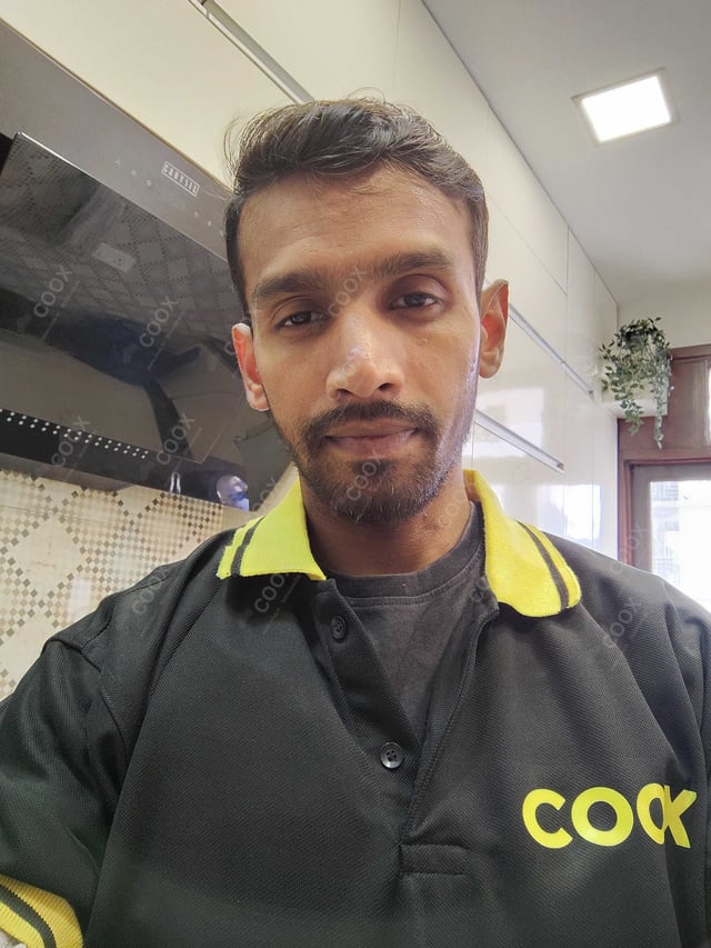 Chef from COOX at bookings. Professional cooks chefs at home