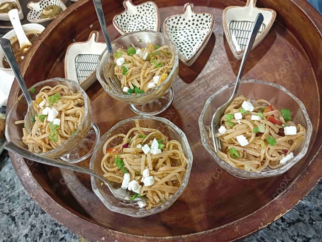 Delicious Spaghetti Aglio e Olio prepared by COOX