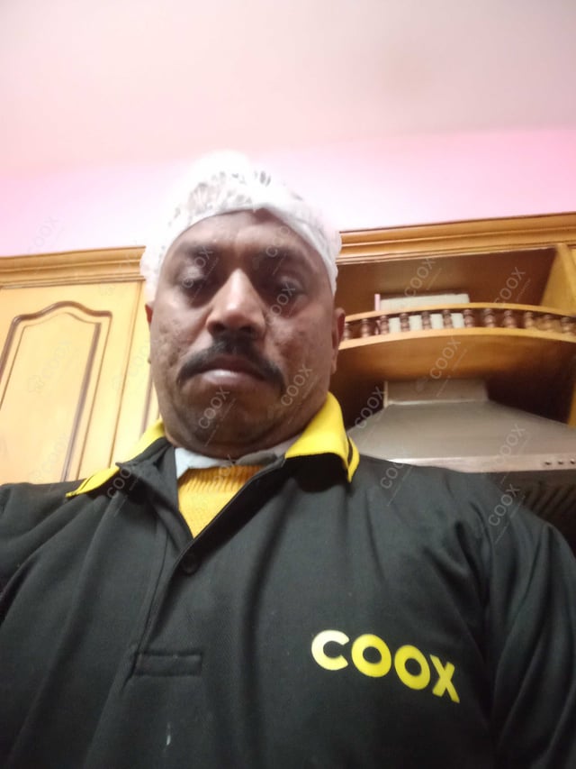 Chef from COOX at bookings. Professional cooks chefs at home