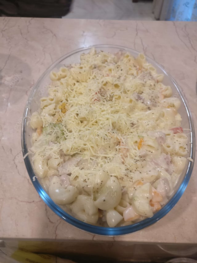 Delicious Chicken Pasta in White Sauce prepared by COOX