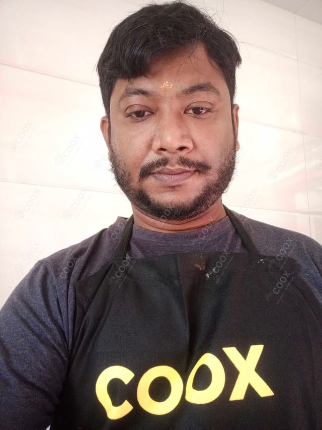 Chef from COOX at bookings. Professional cooks chefs at home