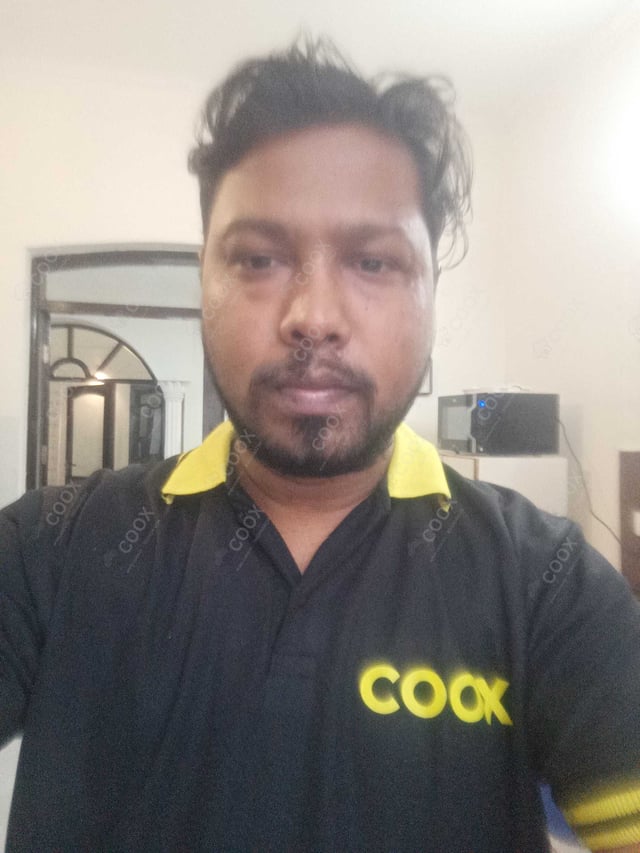 Chef from COOX at bookings. Professional cooks chefs at home