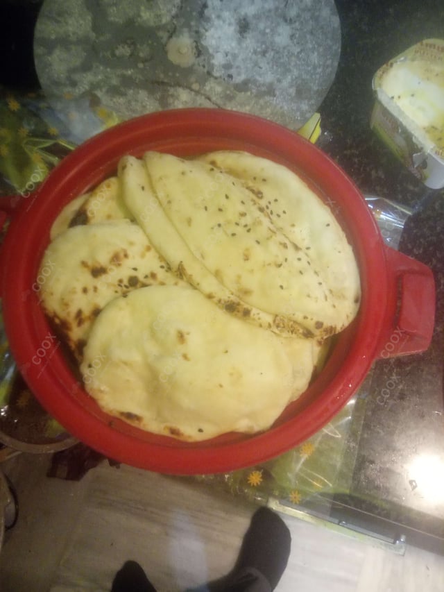 Delicious Naan (Butter / Garlic) prepared by COOX