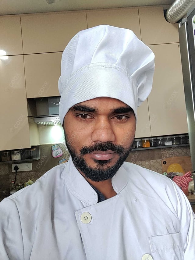 Chef from COOX at bookings. Professional cooks chefs at home