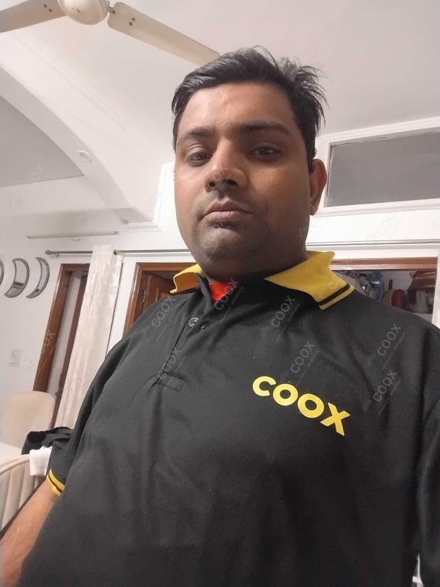 Chef from COOX at bookings. Professional cooks chefs at home