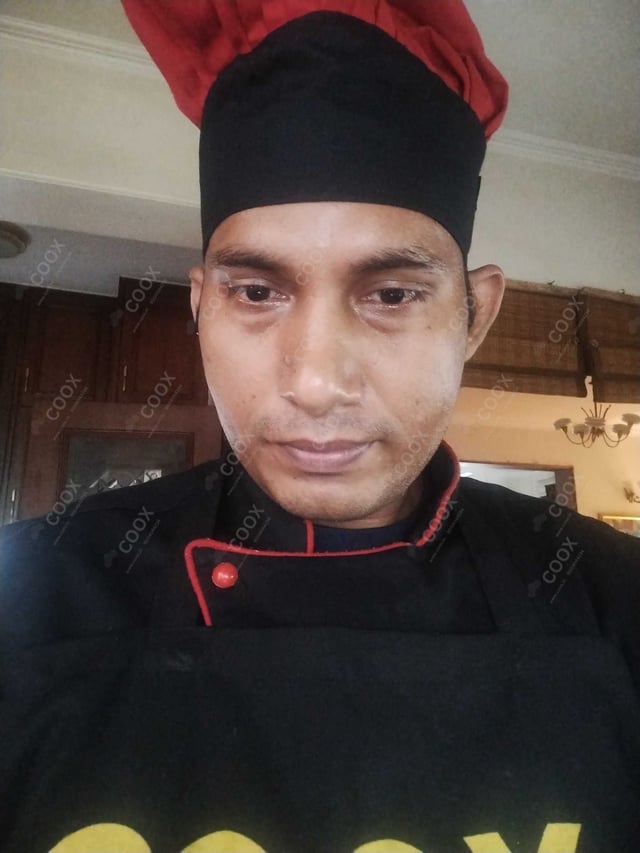 Chef from COOX at bookings. Professional cooks chefs at home