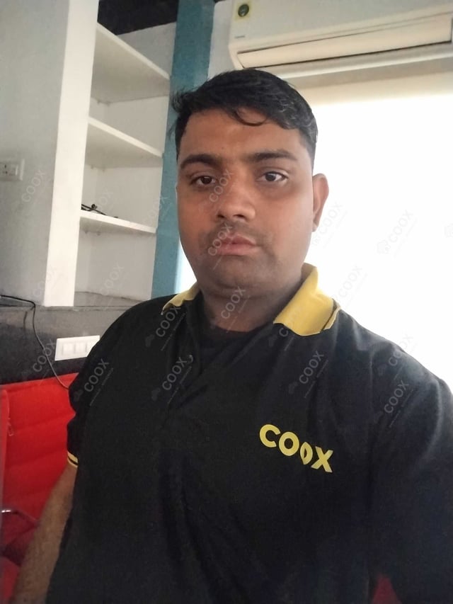 Chef from COOX at bookings. Professional cooks chefs at home