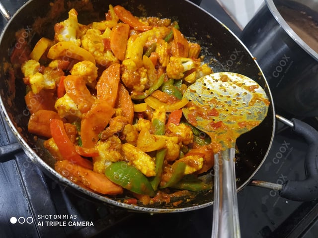 Delicious Veg Jalfrezi prepared by COOX