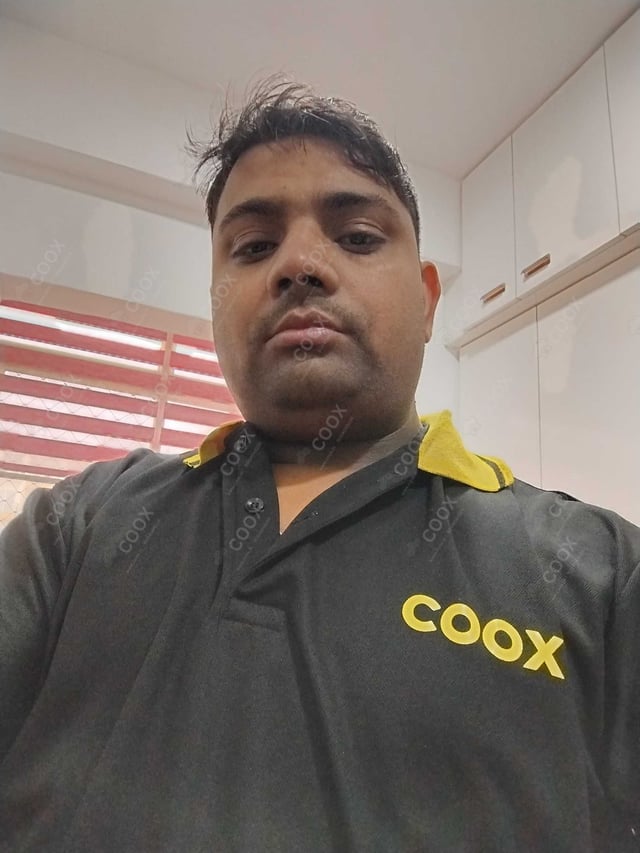 Chef from COOX at bookings. Professional cooks chefs at home