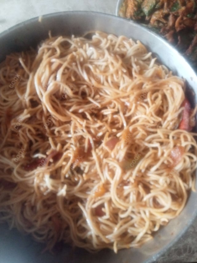 Delicious Veg Hakka Noodles prepared by COOX