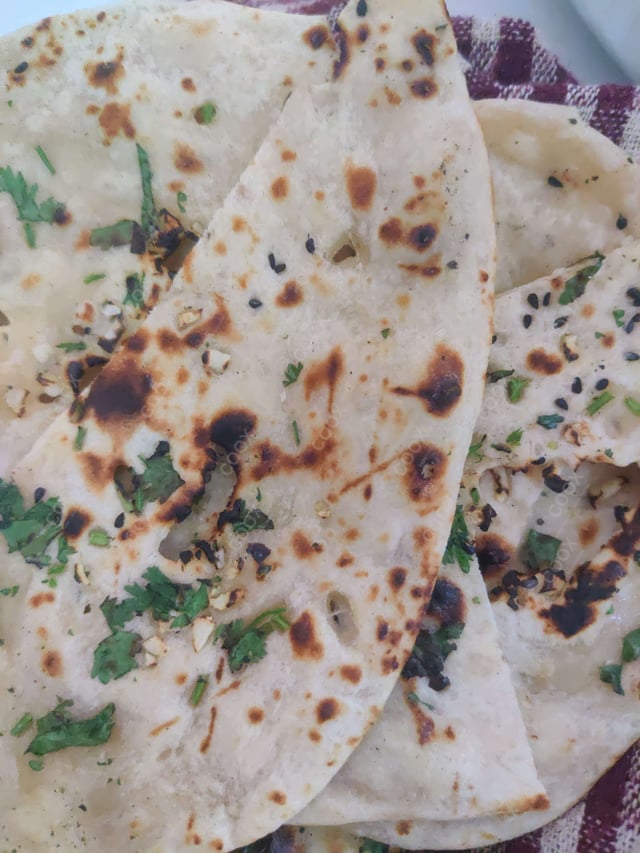 Delicious Naan (Butter / Garlic) prepared by COOX