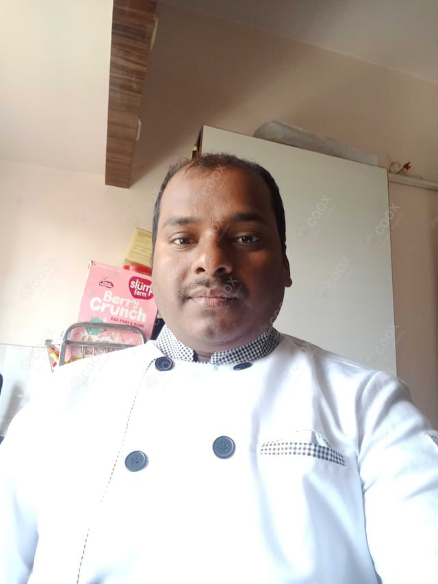 Chef from COOX at bookings. Professional cooks chefs at home