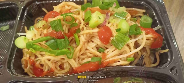 Delicious Veg Hakka Noodles prepared by COOX