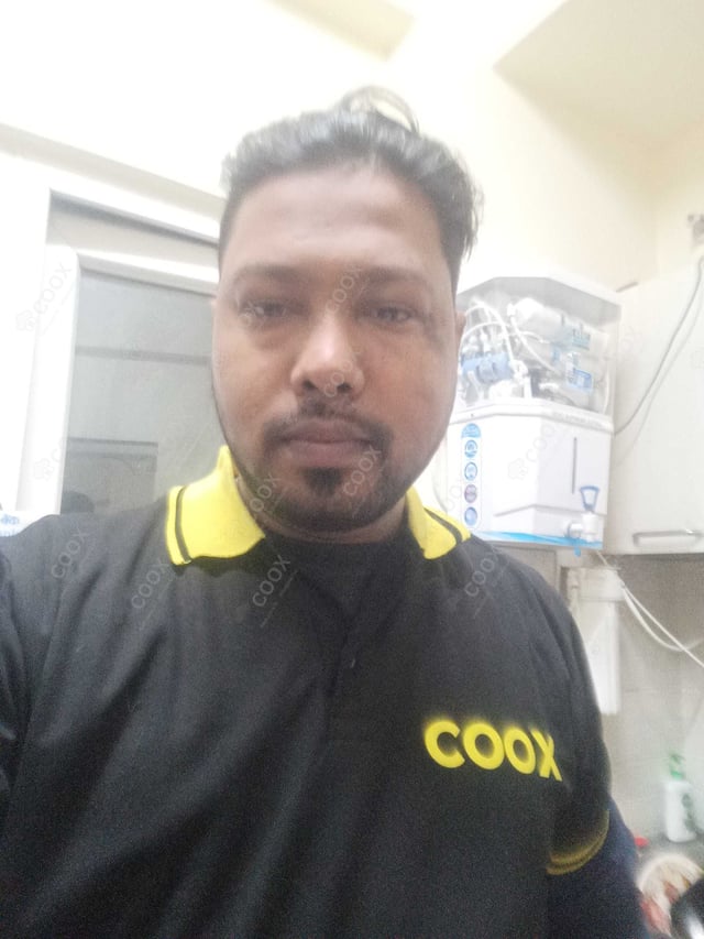 Chef from COOX at bookings. Professional cooks chefs at home