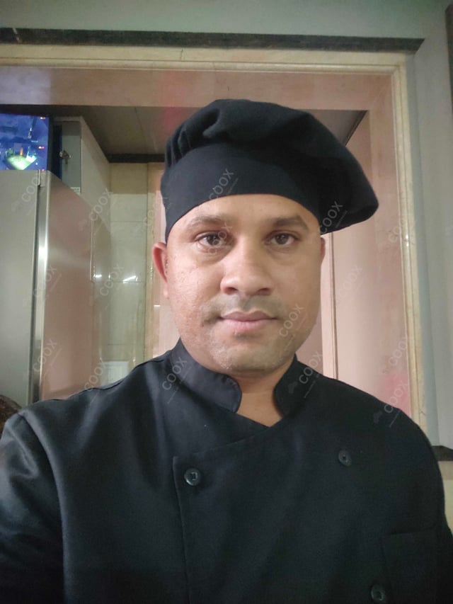 Chef from COOX at bookings. Professional cooks chefs at home