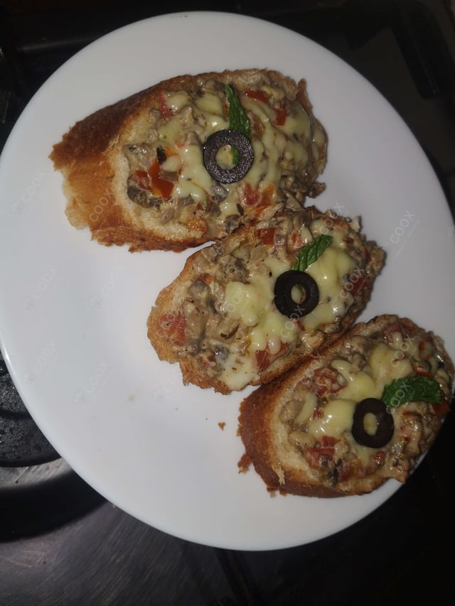 Delicious Tomato Mushroom Bruschetta prepared by COOX