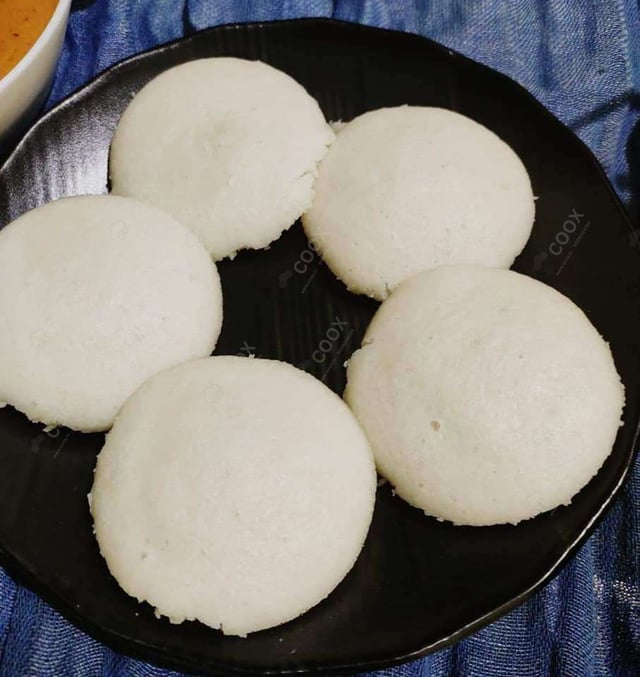 Delicious Plain Idli prepared by COOX