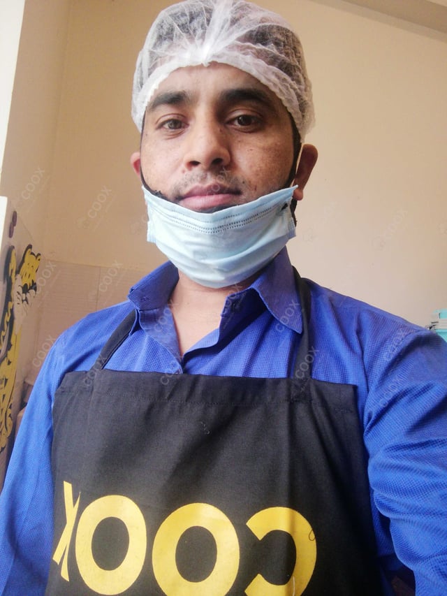 Chef from COOX at bookings. Professional cooks chefs at home