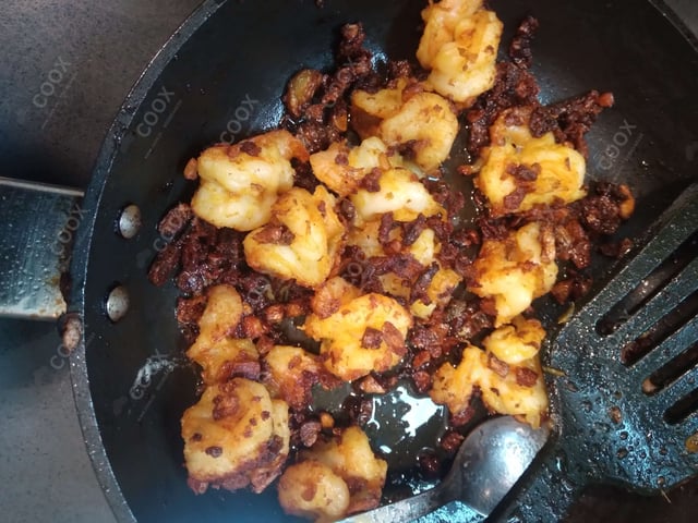 Delicious Butter Garlic Prawns prepared by COOX