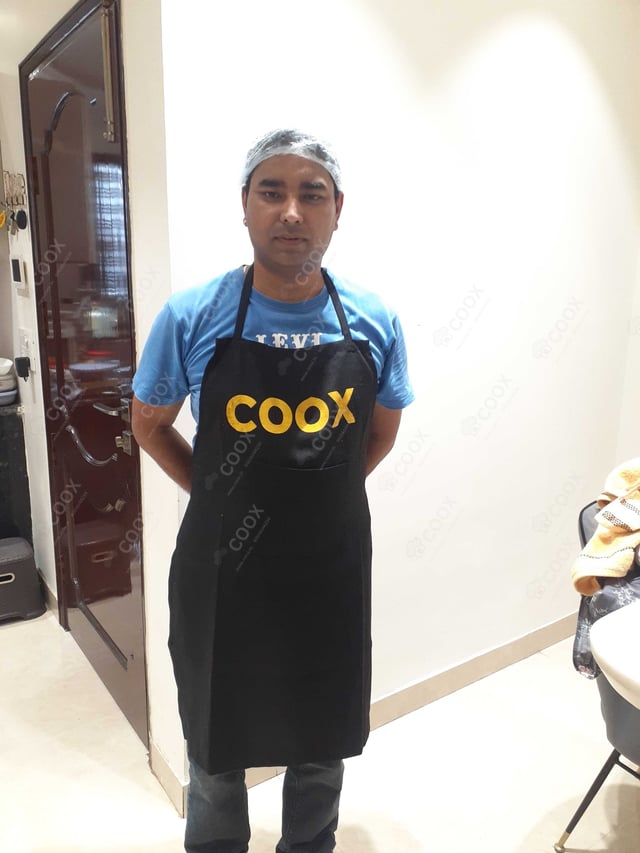 Chef from COOX at bookings. Professional cooks chefs at home