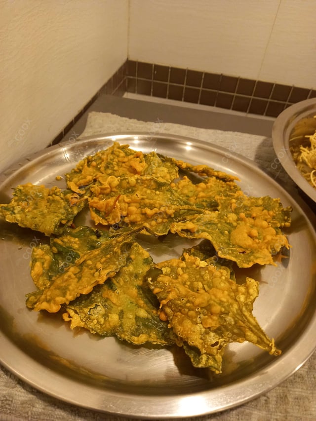 Delicious Palak Papdi Chaat prepared by COOX