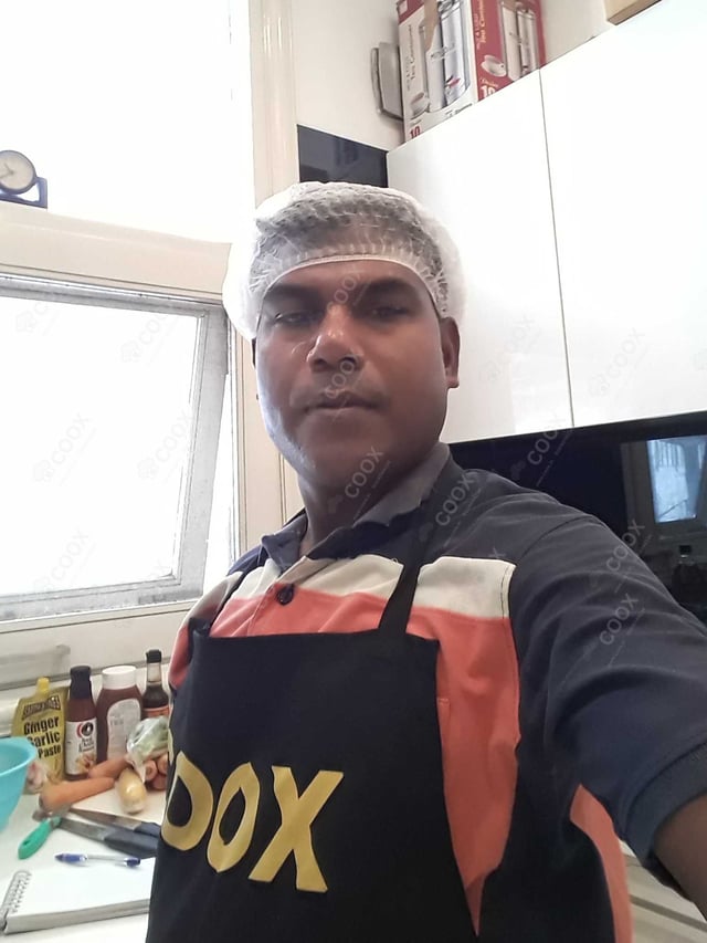 Chef from COOX at bookings. Professional cooks chefs at home