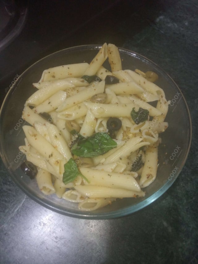 Delicious Spaghetti Aglio e Olio prepared by COOX