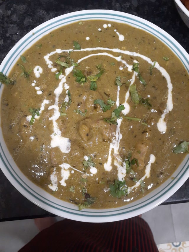 Delicious Saag Gosht prepared by COOX