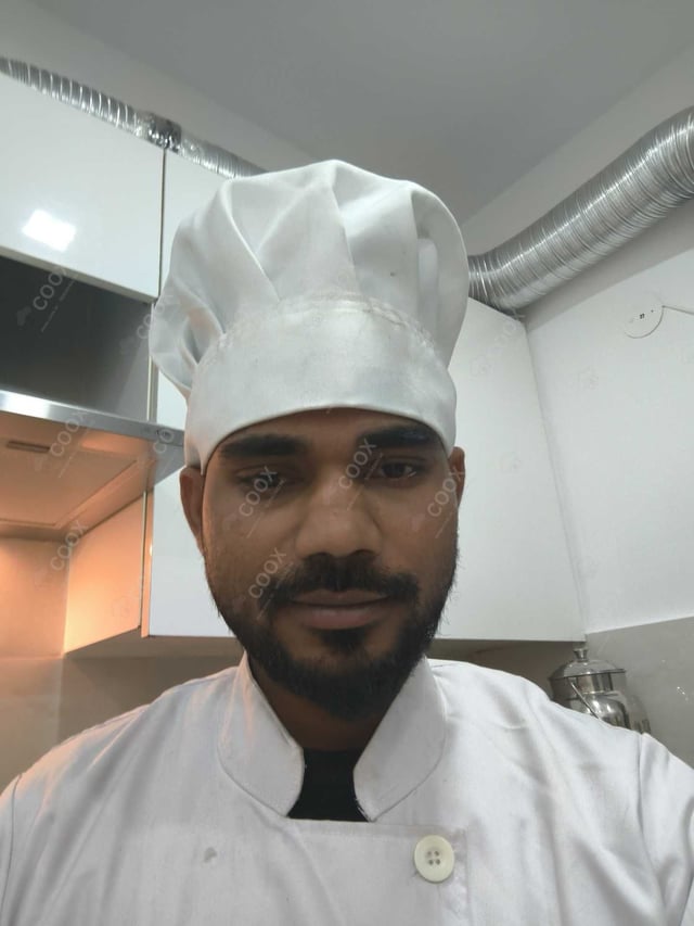 Chef from COOX at bookings. Professional cooks chefs at home