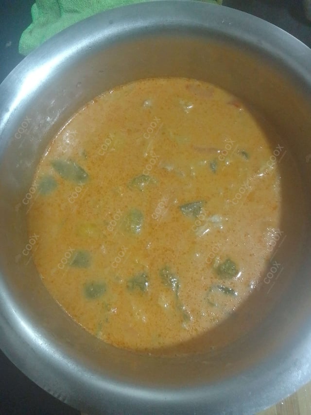 Delicious Red Thai Chicken Curry prepared by COOX