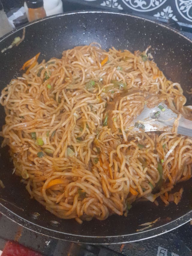 Delicious Veg Hakka Noodles prepared by COOX