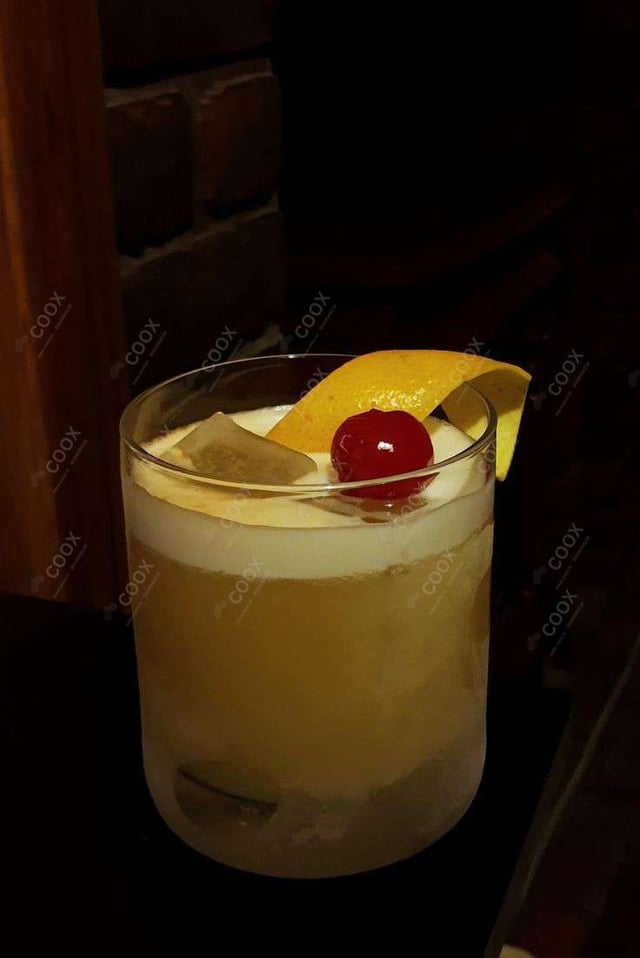 Delicious Whiskey Sour prepared by COOX