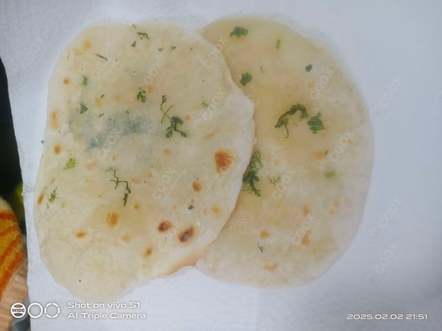 Delicious Naan (Butter / Garlic) prepared by COOX