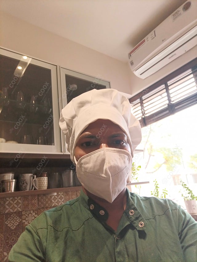 Chef from COOX at bookings. Professional cooks chefs at home