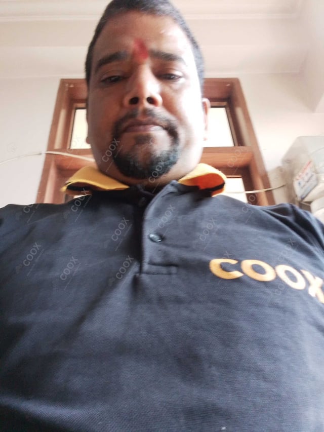 Chef from COOX at bookings. Professional cooks chefs at home