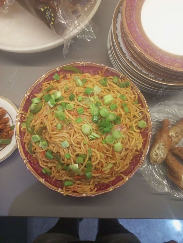 Delicious Veg Hakka Noodles prepared by COOX