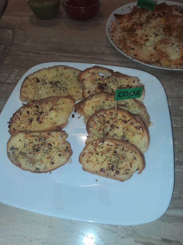 Delicious Garlic Bread prepared by COOX