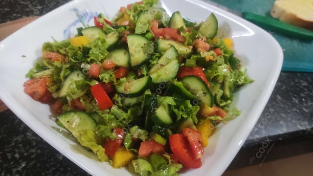 Delicious Fattoush Salad prepared by COOX