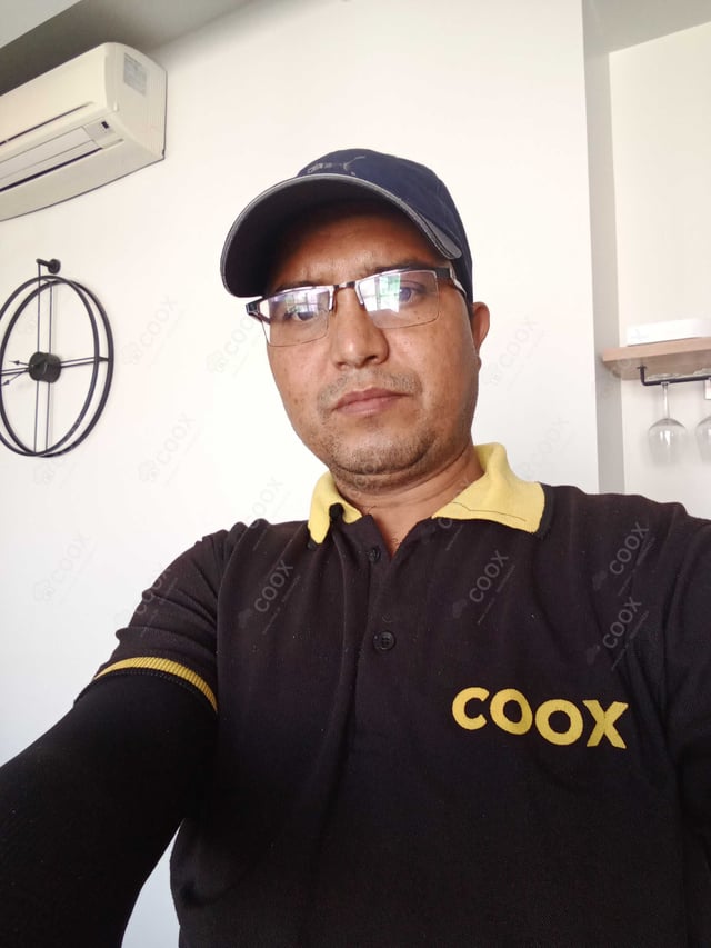 Chef from COOX at bookings. Professional cooks chefs at home