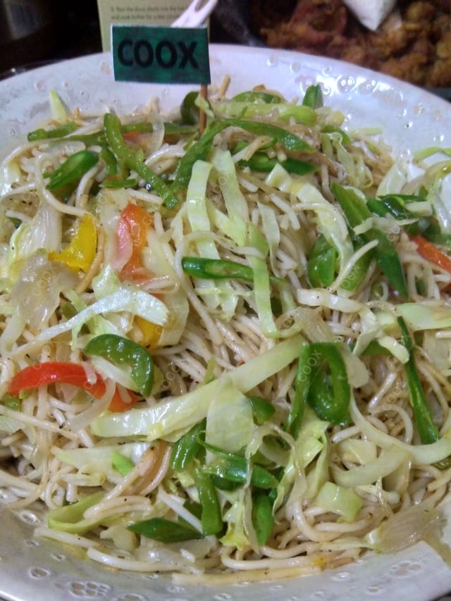 Delicious Veg Hakka Noodles prepared by COOX