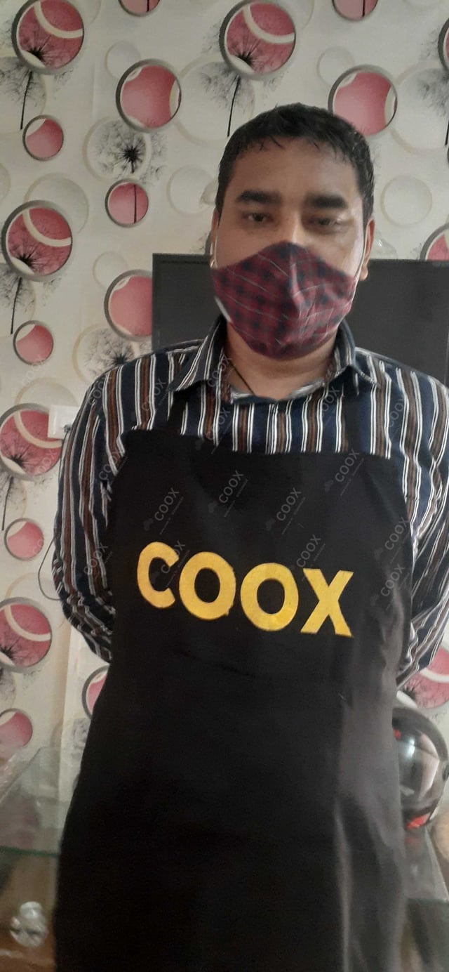 Chef from COOX at bookings. Professional cooks chefs at home