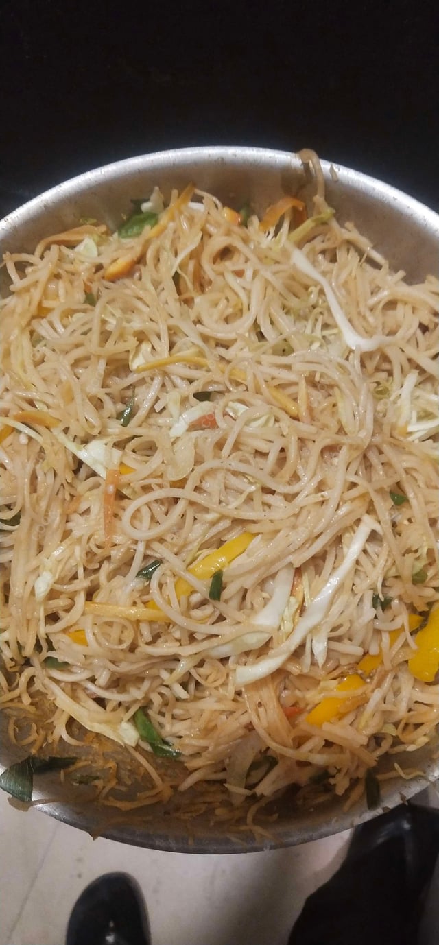 Delicious Veg Hakka Noodles prepared by COOX