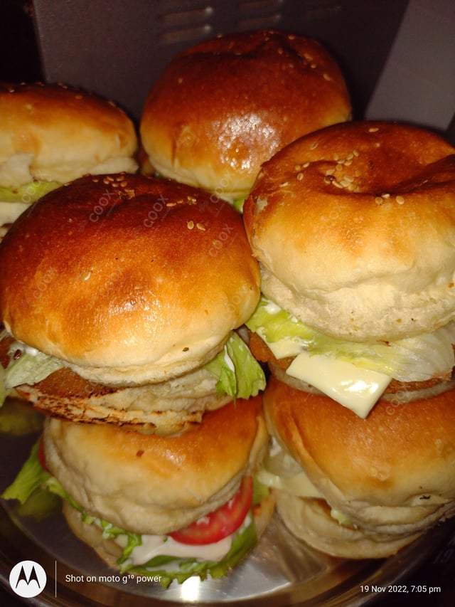 Delicious Mini Veg Burgers prepared by COOX