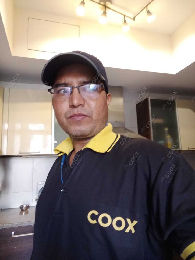 Chef from COOX at bookings. Professional cooks chefs at home