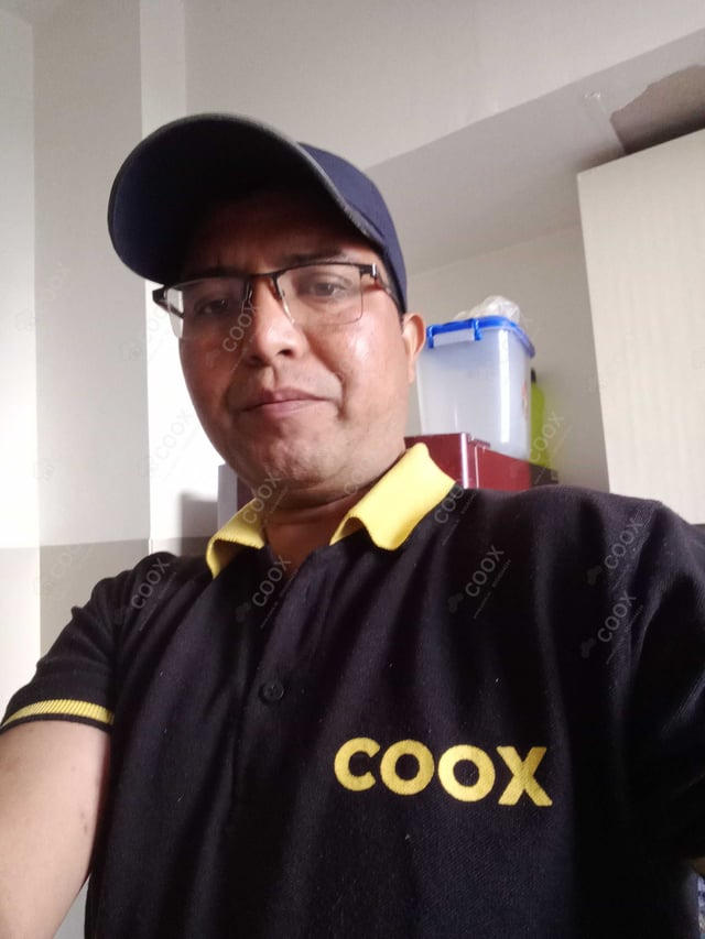 Chef from COOX at bookings. Professional cooks chefs at home