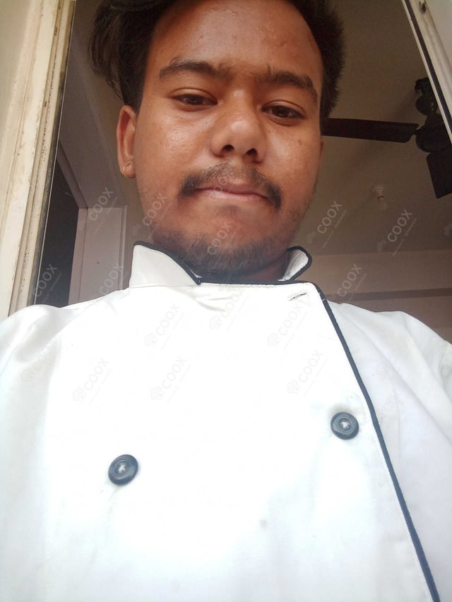 Chef from COOX at bookings. Professional cooks chefs at home